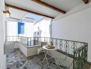 Deluxe-Studio, Balkon, Stadtblick | Terrasse/Patio