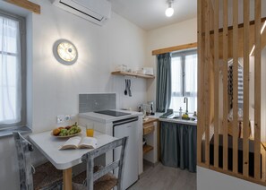 Deluxe-Studio, Balkon, Stadtblick | Eigene Küche | Mini-Kühlschrank, Herdplatte, Espressomaschine, Wasserkocher
