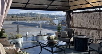 Upscale apartment, roof top terrace, walk to shops, restaurants, boardwalk, park