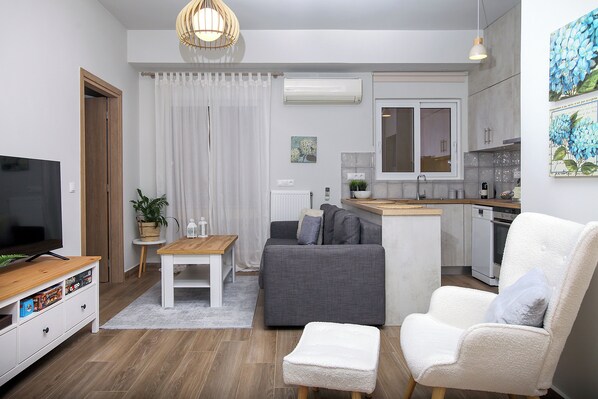 Een smart-tv en een open haard