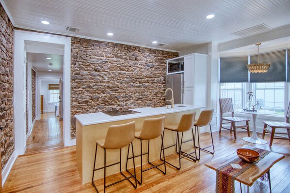 Private kitchen - Robin Ave. #11 (Mason)