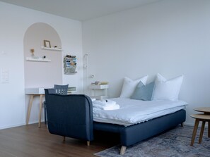 2 bedrooms, desk, iron/ironing board, travel cot