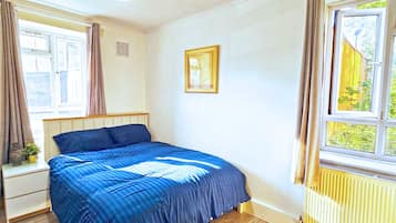 3 bedrooms, iron/ironing board, free WiFi, bed sheets