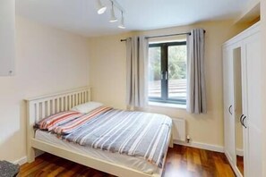 2 bedrooms, WiFi - Lovely two bed flat with free parking (Nottingham)