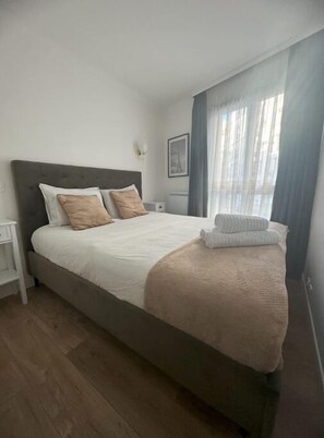 1 chambre, fer et planche à repasser, lit parapluie, Wi-Fi gratuit