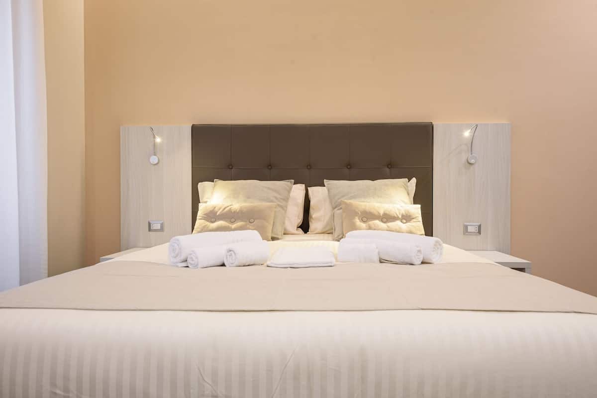 Doppia Comfort, 1 letto matrimoniale | Una scrivania, insonorizzazione, Wi-Fi gratuito