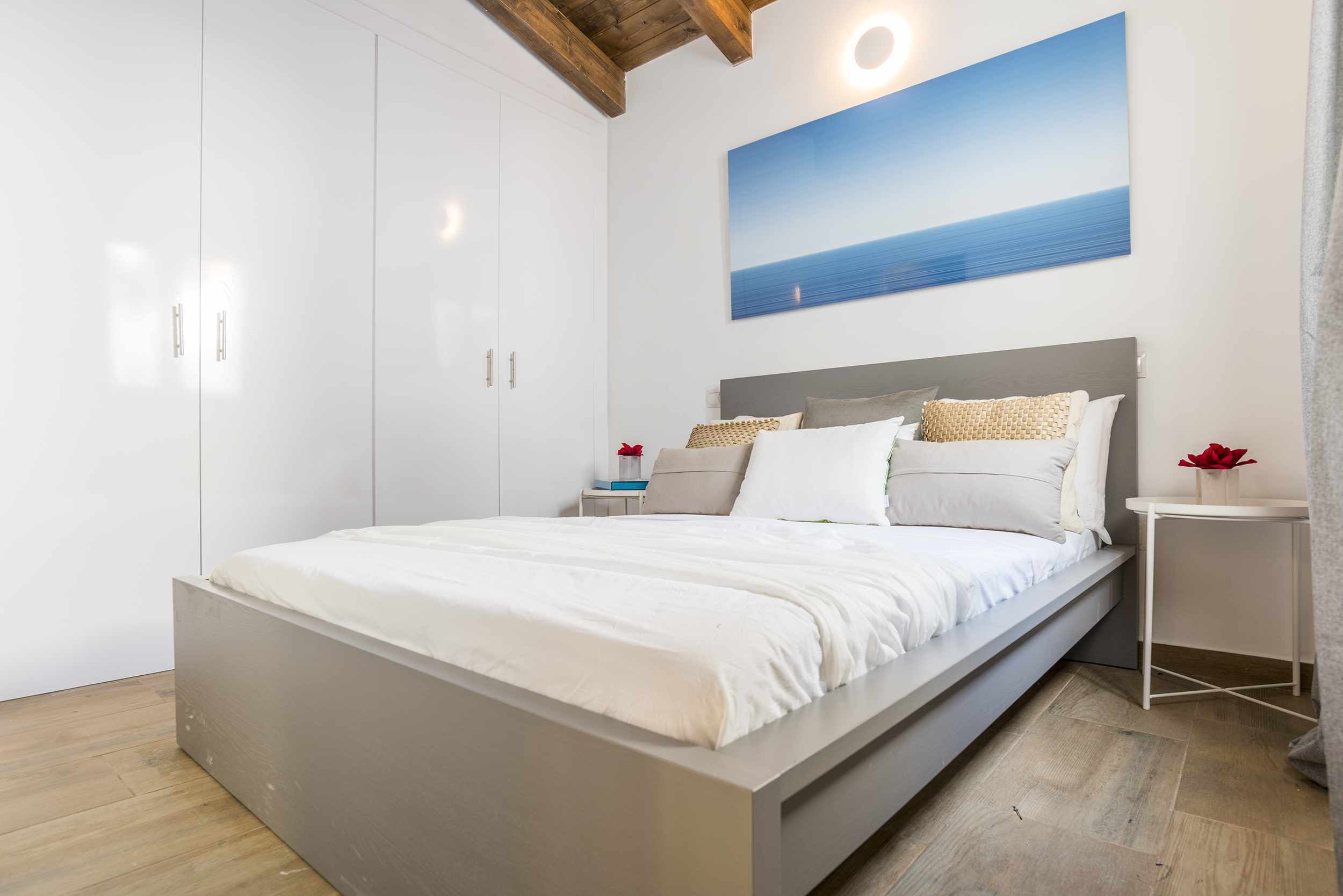 4 bedrooms, iron/ironing board, travel crib, free WiFi