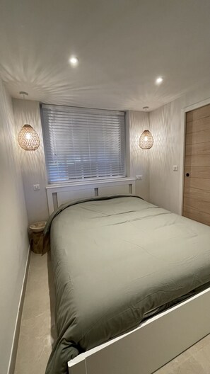 2 chambres, fer et planche à repasser, Wi-Fi gratuit, draps fournis