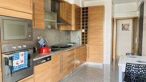 Fridge, microwave, oven, dishwasher