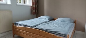 2 bedrooms, bed sheets
