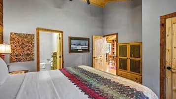 1 bedroom, iron/ironing board, travel crib, WiFi