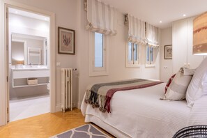 2 Schlafzimmer, Bügeleisen/Bügelbrett