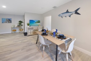 Presidential Apartment, 2 Bedrooms, Kitchenette | Living area