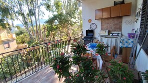 Outdoor dining - Charming and spacious retreat a few minutes from Mondello beach (Palermo)