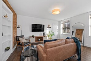 Living area - A Mid-Century Haven in the Heart of Mainstrasse Village  (Covington)
