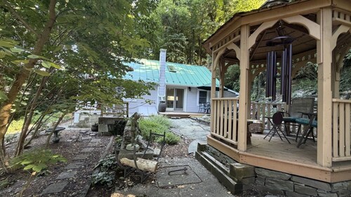 Hillside Hideaway in Lowertown Harpers Ferry