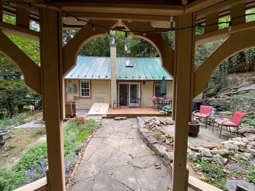 Hillside Hideaway in Lowertown Harpers Ferry