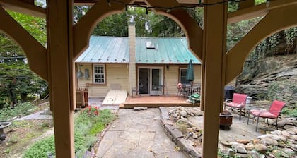 Hillside Hideaway in Lowertown Harpers Ferry