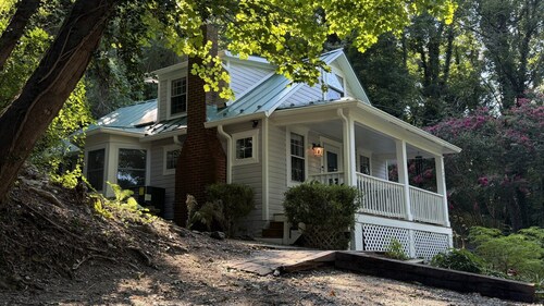 Hillside Hideaway in Lowertown Harpers Ferry