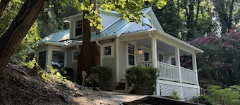 Hillside Hideaway in Lowertown Harpers Ferry