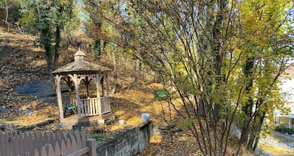 Hillside Hideaway in Lowertown Harpers Ferry