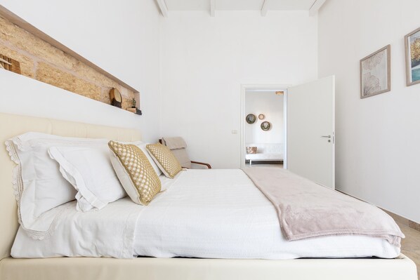 2 bedrooms, iron/ironing board