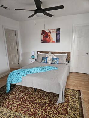 2 chambres, fer et planche à repasser, Wi-Fi gratuit, draps fournis