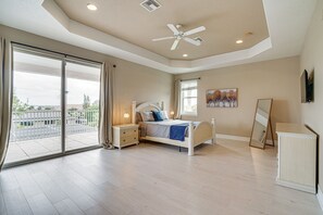 5 soverom, strykejern/-brett, reiseseng for barn og internettilgang