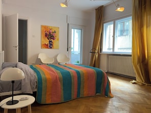 WiFi, bed sheets