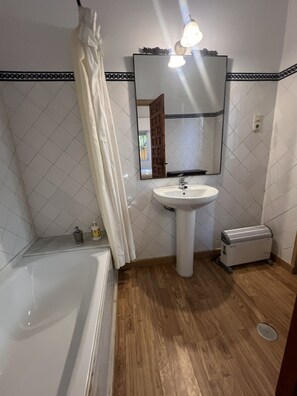 Toallas y papel de baño 