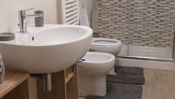 Secadora de cabello y bidet
