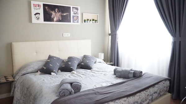 Dobbeltrom, delt bad | Individuelt innredet, lydisolert, wi-fi (inkludert) og sengetøy