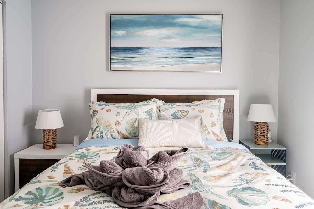 3 bedrooms, iron/ironing board, WiFi, bed sheets