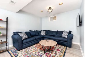 TV, offices - Annapolis Home | Fenced Yard | Pool Table | 10 Guests (Annapolis)