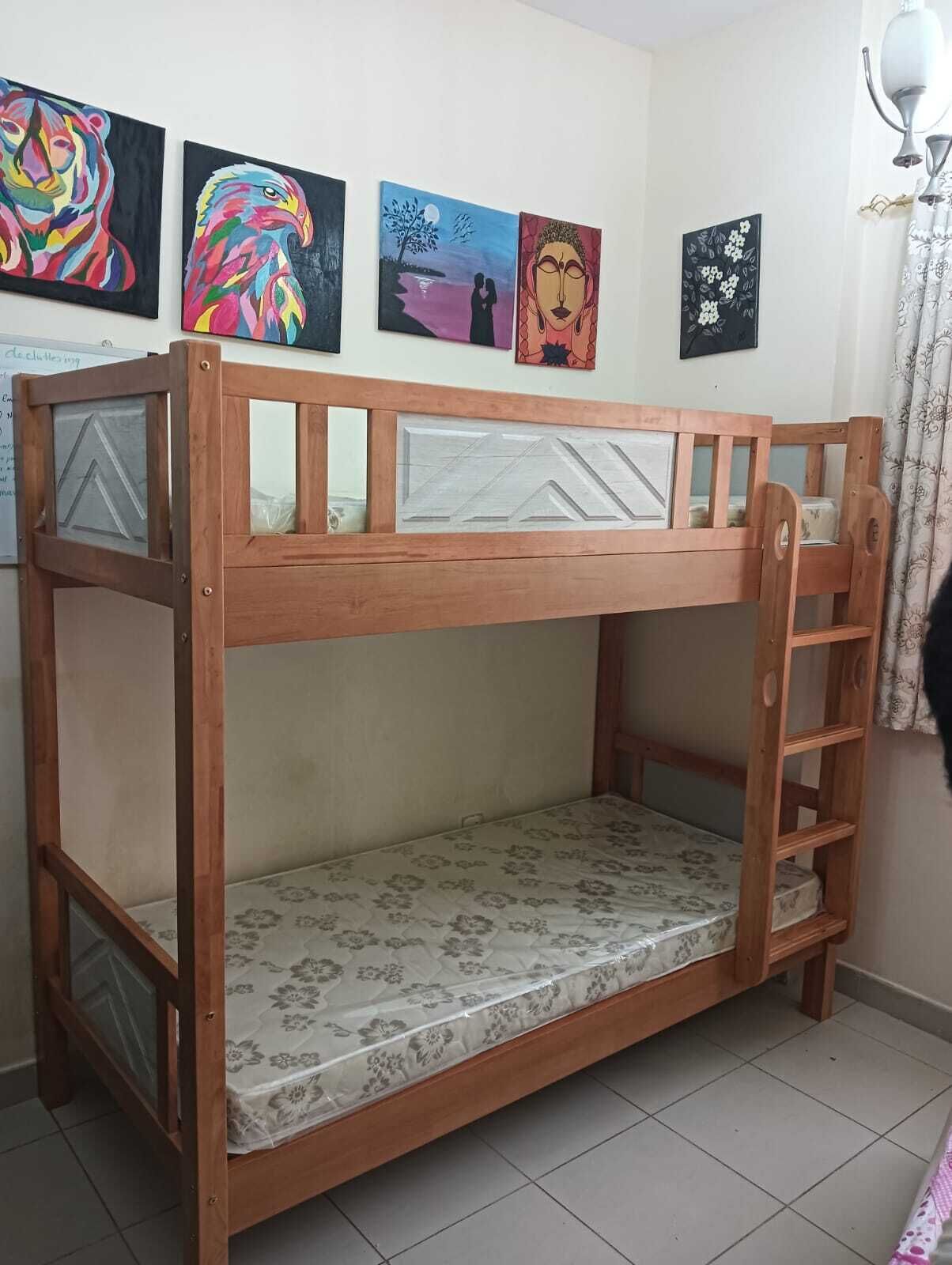 3 slaapkamers, een strijkplank/strijkijzer, wifi, beddengoed