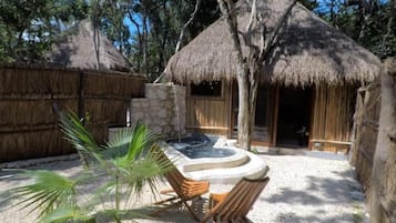 Deluxe-Ferienhütte | 1 Schlafzimmer, individuell dekoriert, Bettwäsche