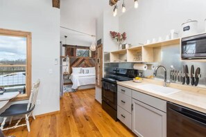 1 室のベッドルーム、WiFi (無料)、ベッドシーツ