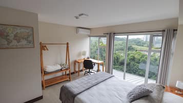 1 bedroom, desk, free WiFi, bed sheets