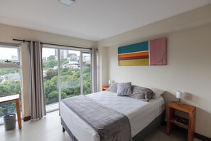 1 bedroom, desk, free WiFi, bed sheets