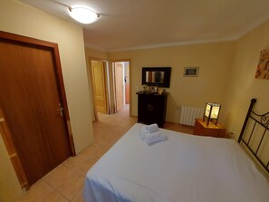 4 habitaciones, cuna de viaje, wifi gratis y ropa de cama 