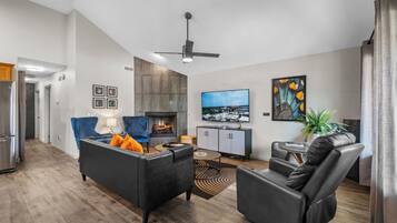 スマートテレビ、暖炉、PC モニター