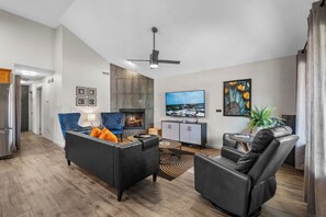 Smart TV, fireplace, computer monitors