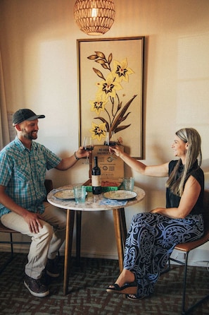 Habitació bàsica, 1 llit de matrimoni gran, no fumadors | Espai de treball apte per a portàtils i cortines opaques