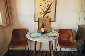 Basic Room, 1 King Bed, Non Smoking | Laptop workspace, blackout drapes, iron/ironing board - Sugar Loaf Lodge (Sedona)