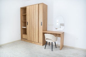 3 habitaciones, tabla de planchar con plancha y wifi gratis
