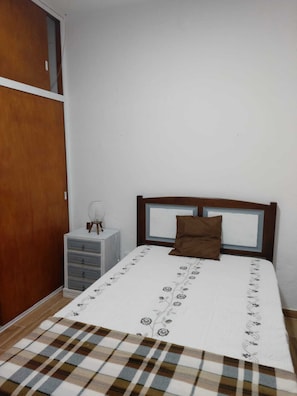 3 bedrooms, WiFi, bed sheets