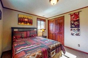 2 habitaciones, tabla de planchar con plancha y cuna de viaje