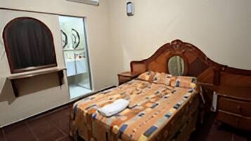 Arbetsyta för laptop, gratis wi-fi och sÀngklÀder