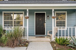 Unclassified image, 2 of 40, button