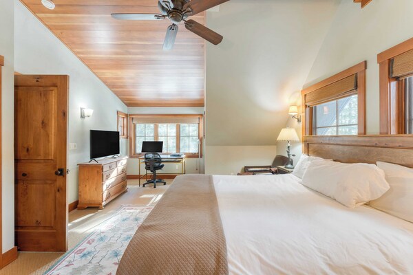 Minutes To Ski Resorts, 5min Walk To Lake Sunnyside Ward Creek By Avantstay - Tahoe City, CA